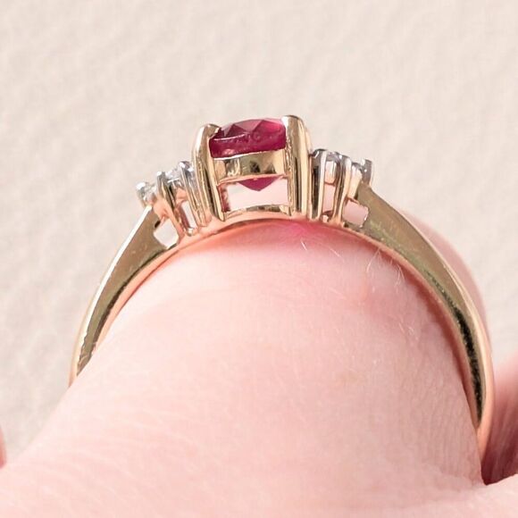 14k Gold Red Spinel & Diamond Ring with tapered band - Picture 14 of 15